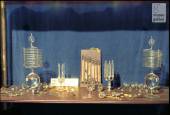 Il Museo Nazionale di Storia delle Scienze: 1930-1945 - Termometri e aerometri dell’Accademia del Cimento esposti nella vetrina originale proveniente dalla Tribuna di Galileo (1841)
