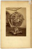  - La sfera armillare di Antonio Santucci, qui fotografata quando era ancora collocata nei pressi della Tribuna di Galileo, venne acquisita dal Museo solo dopo la guerra